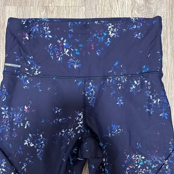 Lole Capri Leggings​​​​ - Picture 2 of 14